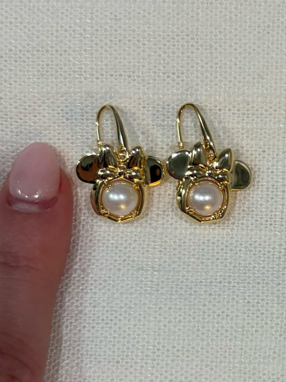 Disney | Kendra Scott Minnie Mouse Drop Earrings White Pearl Gold - Picture 5 of 6